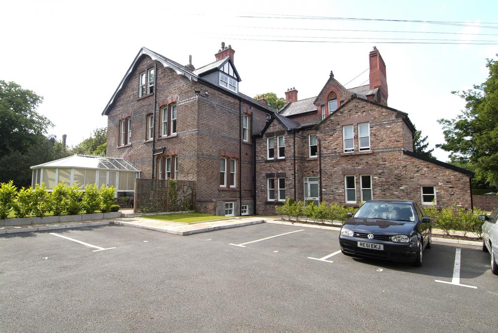 Lyndhurst Road, Mossley HIll, Liverpool L18 8AU 3 bed flat £325,000