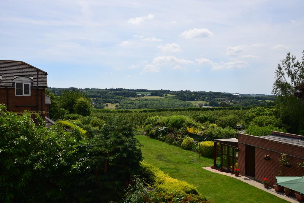 Glebe Lane, Maidstone, Kent, ME16 3 bed end of terrace house for sale