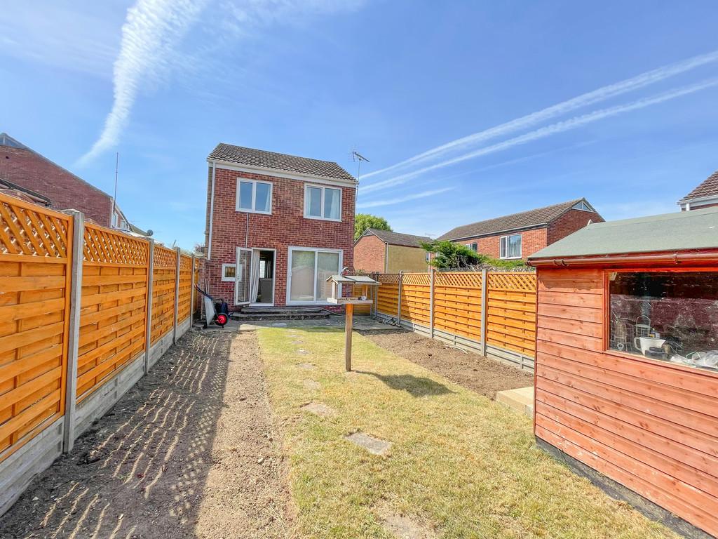 Hethersett Close, Newmarket 2 bed detached house £900 pcm (£208 pw)