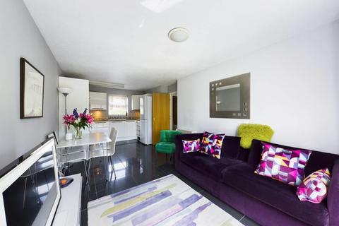 2 bedroom flat for sale - Blackthorn Close, Cambridge