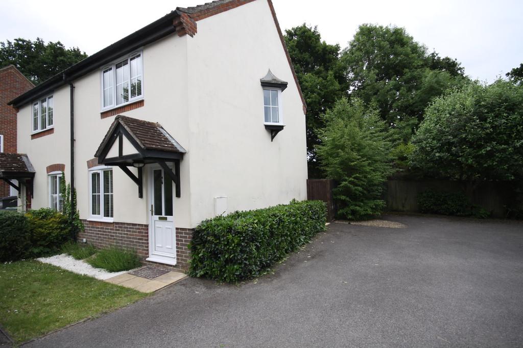 Simmons Field, Thatcham 2 bed semidetached house £1,150 pcm (£265 pw)