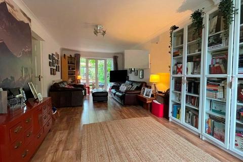 5 bedroom semi-detached house for sale - Darwin Close, Ely