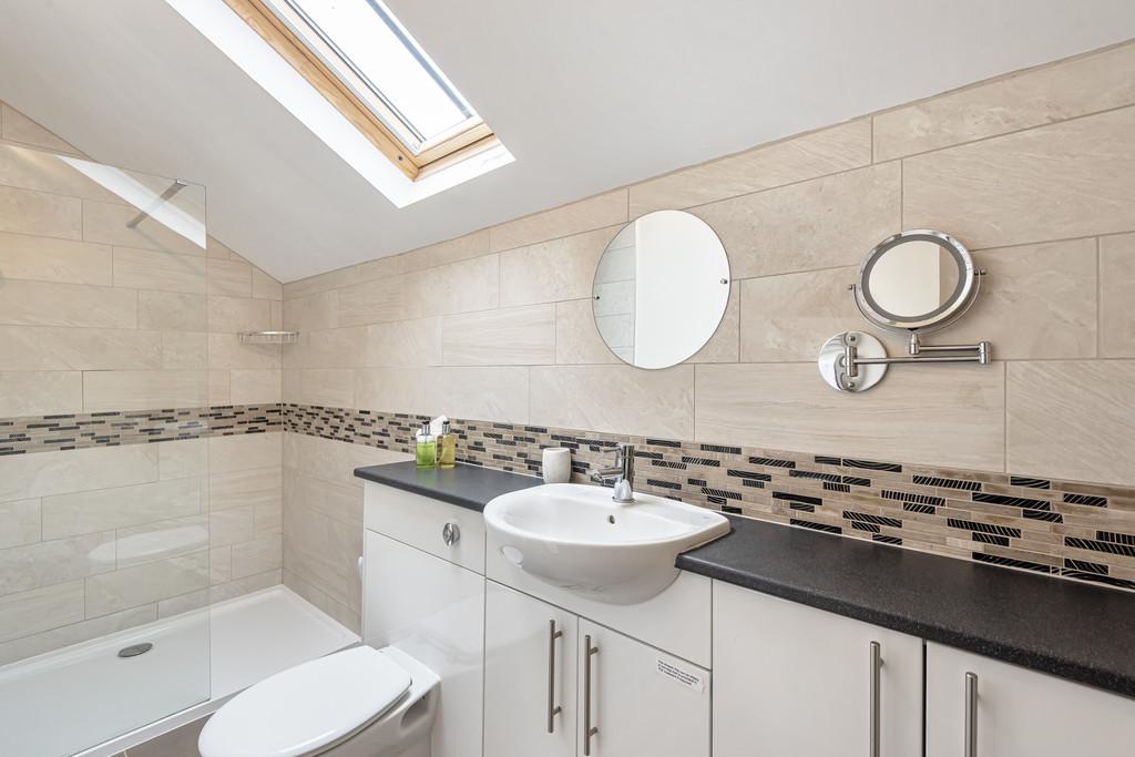 En-Suite Shower Room to Bedroom 1