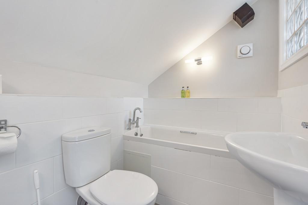 En-Suite Bathroom to Bedroom 3