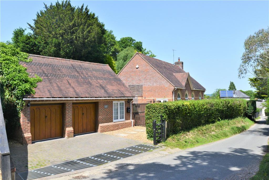 Pentons Hill, Frogham, Fordingbridge, Hampshire, SP6 2 bed detached