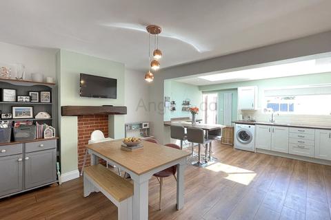 69 Blackheath Road, Lowestoft, NR33 7JE