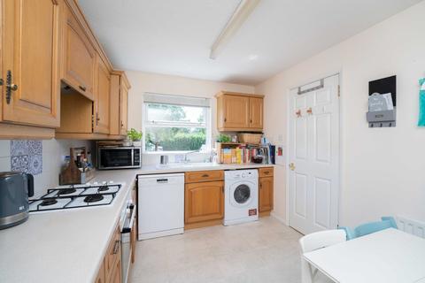 10 Billets Hart Close, London, W7 2PY