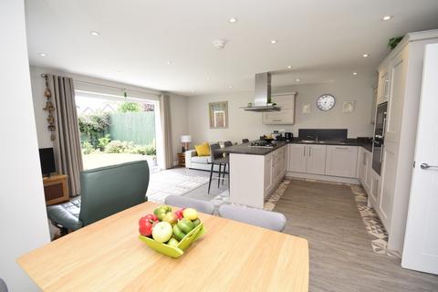 4 bedroom detached house for sale, Orchard Avenue, Whitchurch