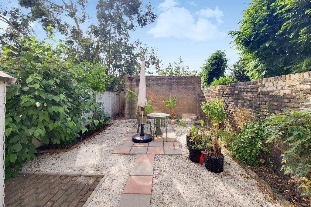 Rectory Grove, Clapham 1 bed ground floor flat £600,000