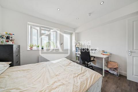 3 bedroom apartment to rent, Islip Street, Kentish Town, London