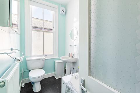 90 Princes Avenue, London, N22 7SA