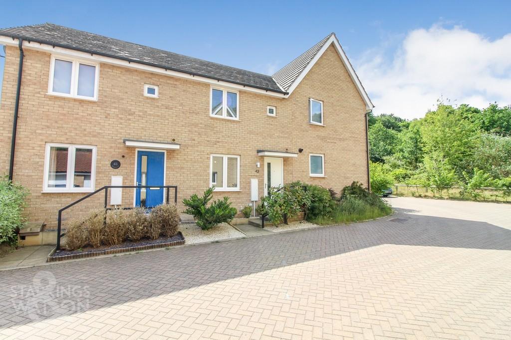 Peacock Grove, Queens Hill, Norwich 3 bed terraced house £240,000