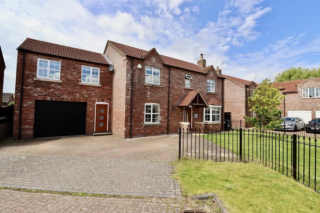 Nursery Close, Dunholme 5 bed detached house £550,000