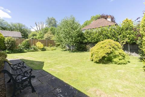 4 Ridgeway Drive, Dorking, RH4 3AN