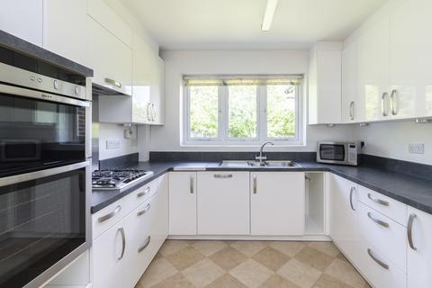 4 Ridgeway Drive, Dorking, RH4 3AN