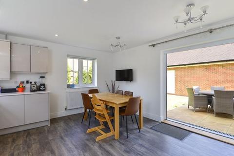 26 Bramley Vale, Cranleigh, GU6 7FY