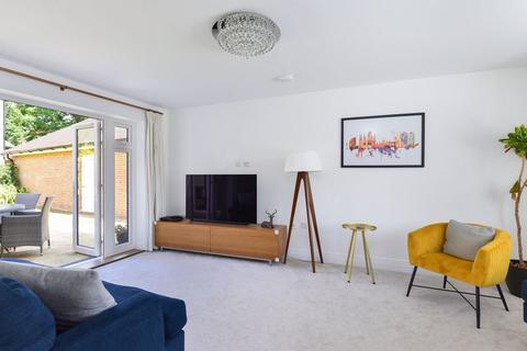 26 Bramley Vale, Cranleigh, GU6 7FY