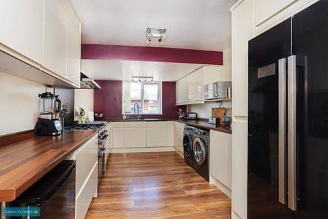 8 Bartlett Close, Taunton, TA1 4NZ