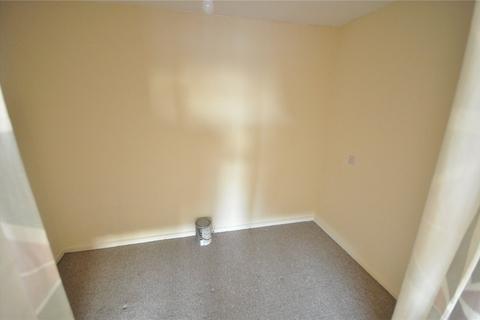 Studio to rent, Rodbourne Road, Swindon, SN2