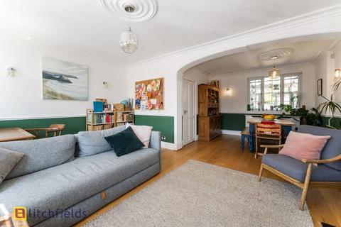51a The Market Place, London, NW11 6JT