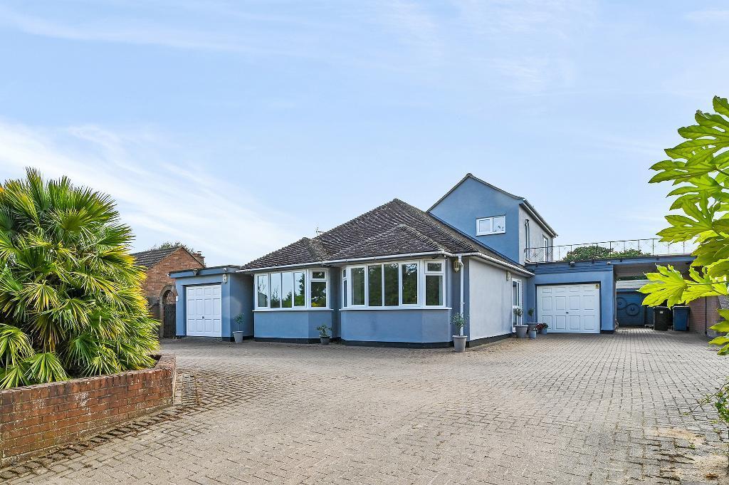 Alton Hall Lane, Stutton, Suffolk... 4 bed detached house £660,000