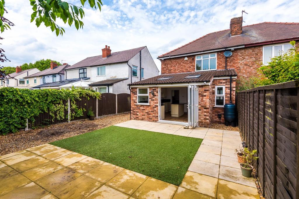Withers Avenue, Warrington... 3 bed semidetached house £285,000