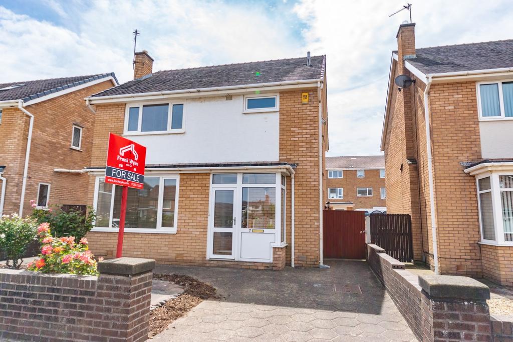 Kidbrooke Avenue, Blackpool, FY4 3 bed detached house £215,000