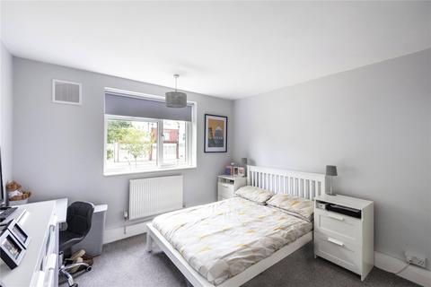 2 bedroom apartment for sale, Windsor Close, Windsor Grove, London, SE27