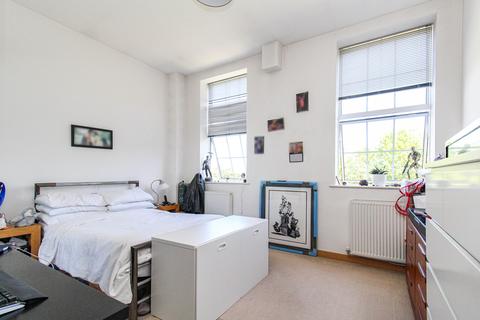 2 bedroom flat for sale - Longbridge Road, DAGENHAM, RM8