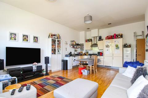 2 bedroom flat for sale - Longbridge Road, DAGENHAM, RM8
