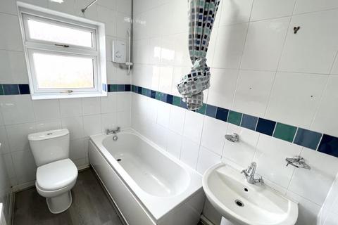 2 bedroom terraced house to rent, Stafford Road, Manchester, M27