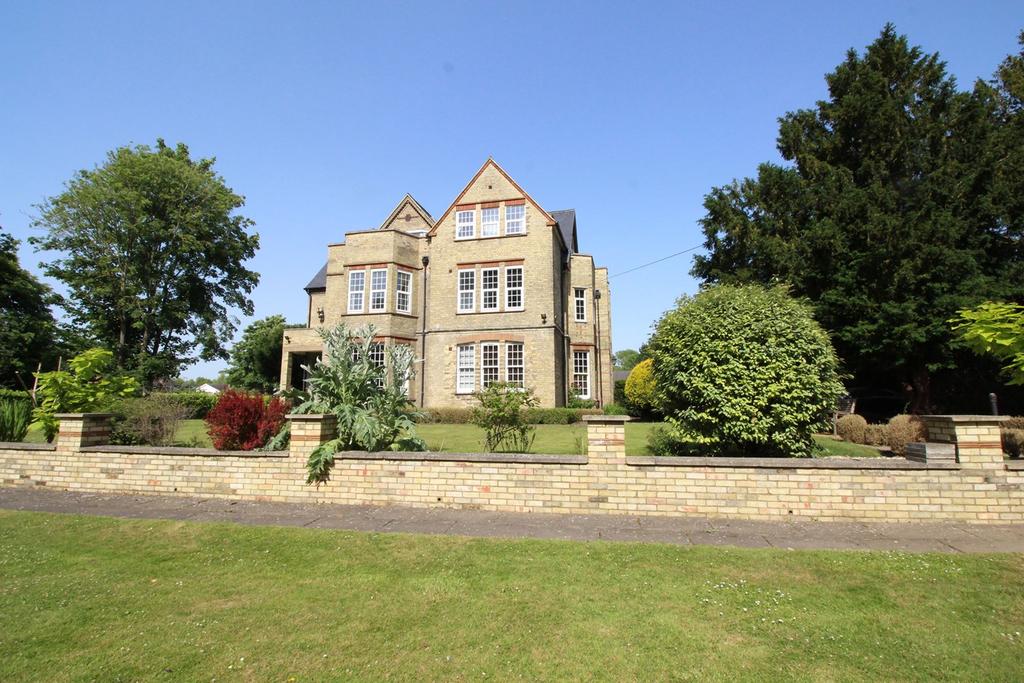Old Hale Way, Ickleford, Hitchin, SG5 2 bed apartment £1,500 pcm (£