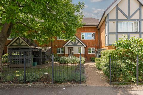 66 Cuddington Avenue, Worcester Park, KT4 7DB