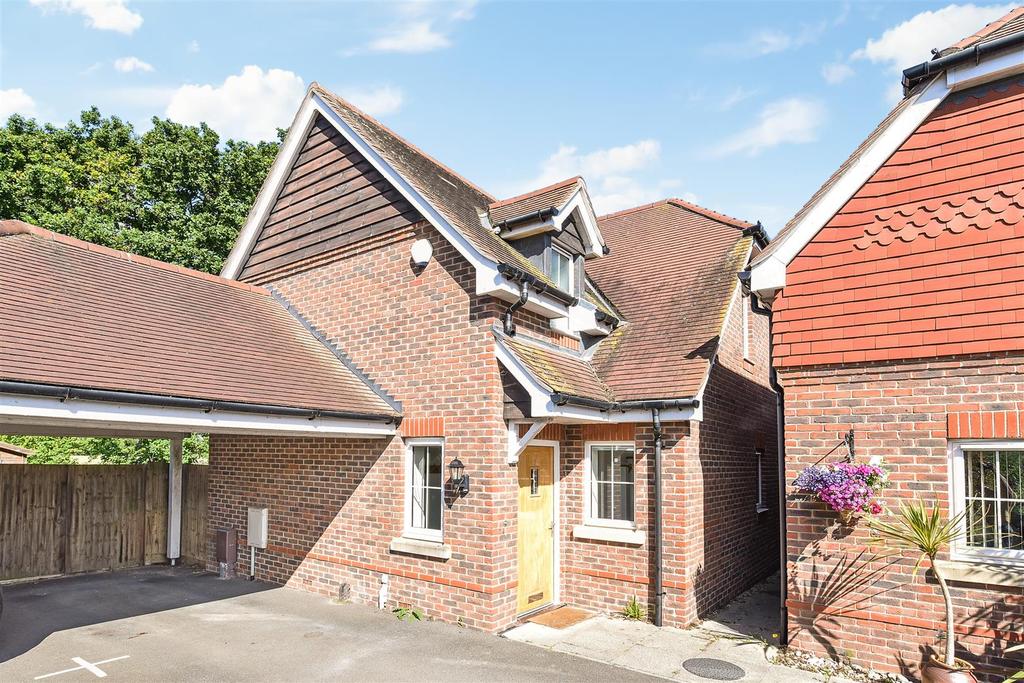 Chaffinch Close, Birdham, Chichester 3 bed detached house £1,600 pcm