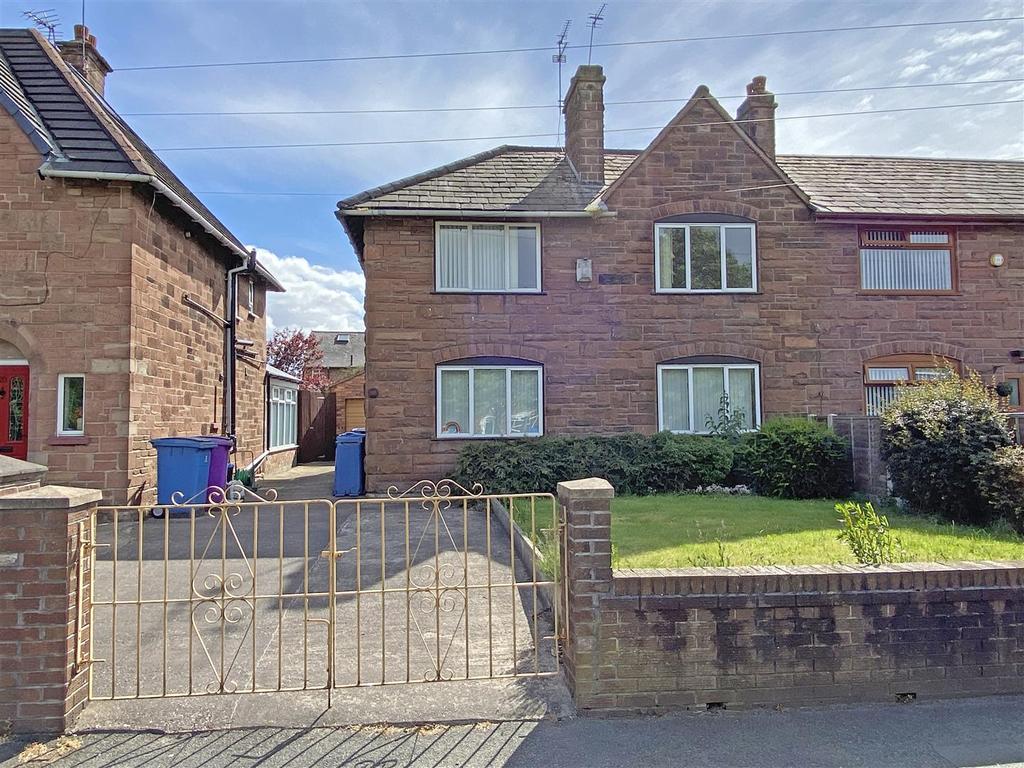 Queens Drive, West Derby, Liverpool 3 bed semidetached house £150,000