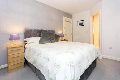 2 bedroom flat for sale - Hampton Court, 55 Marsh Lane, Hampton-in-Arden, Solihull