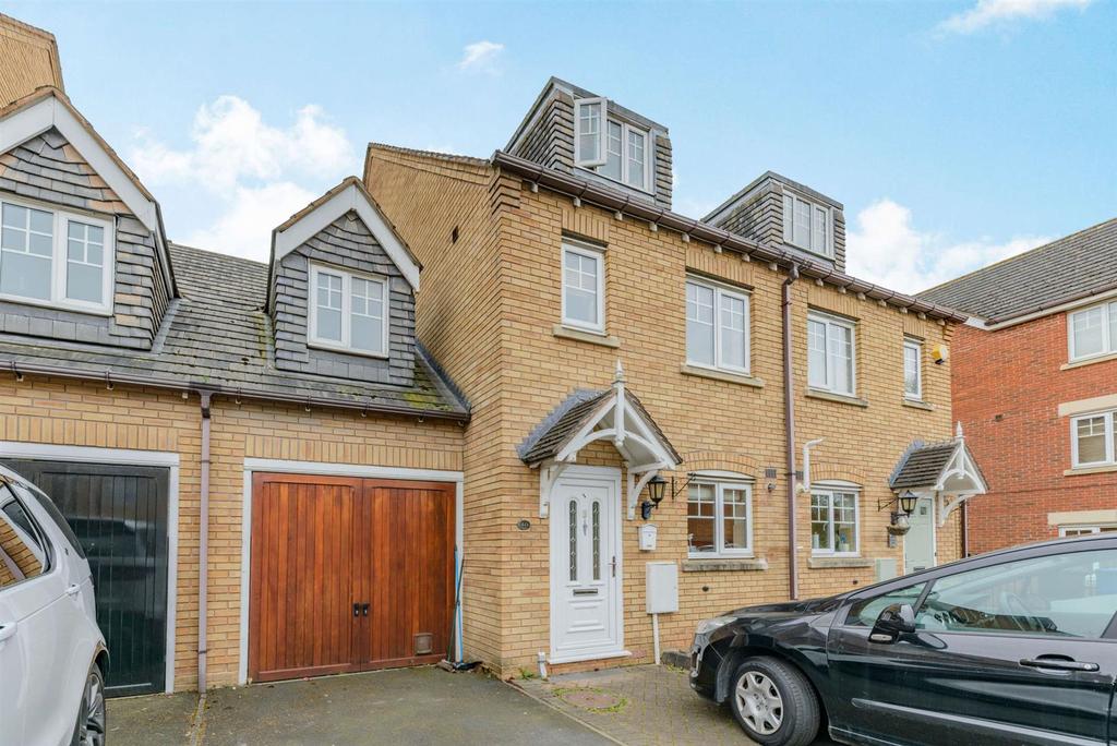 Harrington Walk, Lichfield, Staffs, WS13 7UY 5 bed townhouse for sale