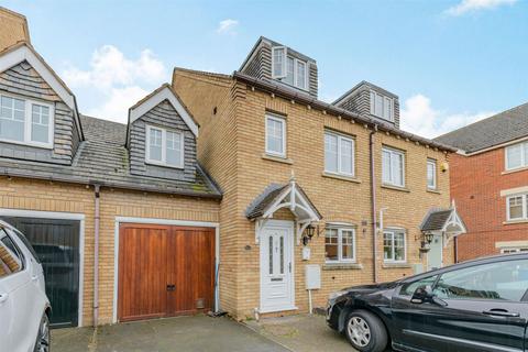 40 Harrington Walk, Lichfield, WS13 7UY