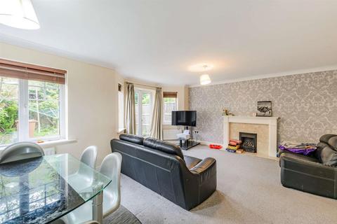 40 Harrington Walk, Lichfield, WS13 7UY