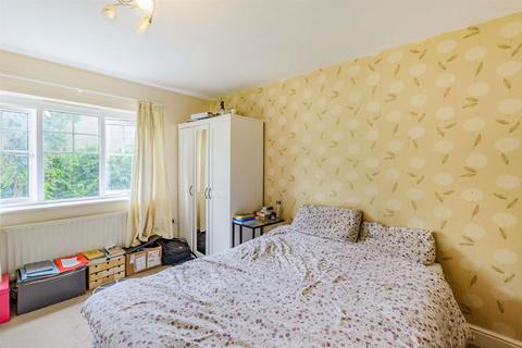 40 Harrington Walk, Lichfield, WS13 7UY
