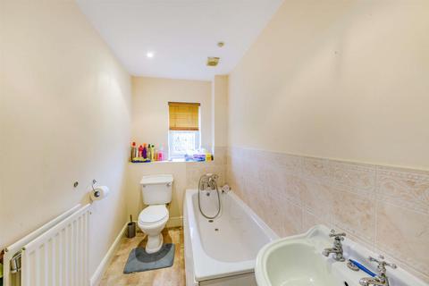 40 Harrington Walk, Lichfield, WS13 7UY