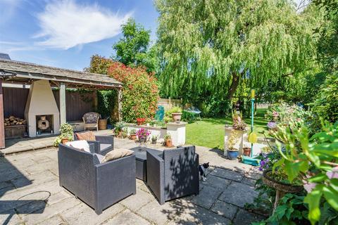 16 Hardwick Road, Hethe, Bicester, OX27 8EY