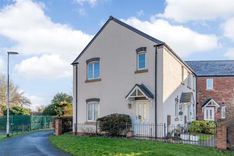 123 Chesterfield Road, Lichfield, WS14 0AA