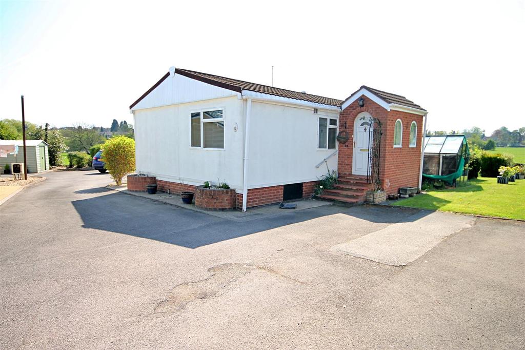 Stationfields, Tamworth, Staffordshire 2 bed park home for sale £160,000