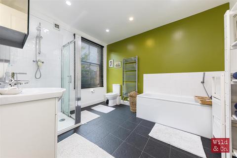 227 Glyn Road, London, E5 0JP