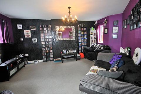 60 Croft Close, Two Gates, Tamworth, B77 1BF