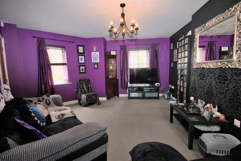 60 Croft Close, Two Gates, Tamworth, B77 1BF