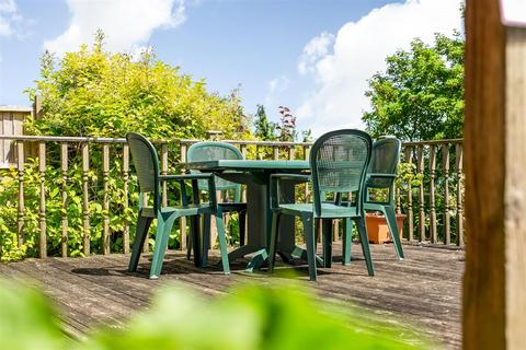 63 Milner Road, Caterham, CR3 6JR