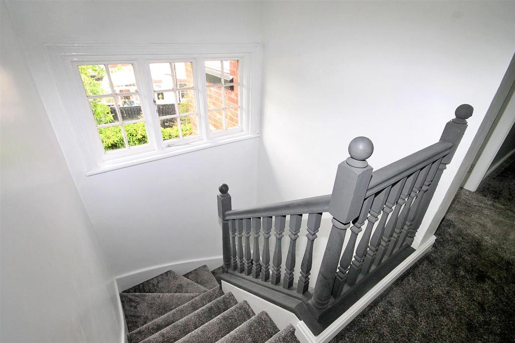 Coventry Road, Kingsbury, Tamworth, Warwickshire 3 bed semidetached house £300,000