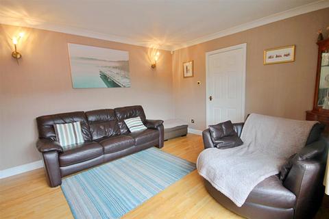 38 Arkle, Dosthill, Tamworth, B77 1NE